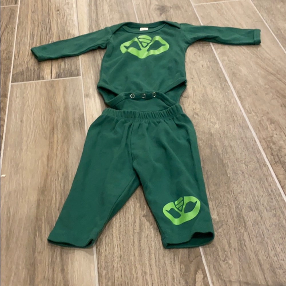 2 piece outfit.